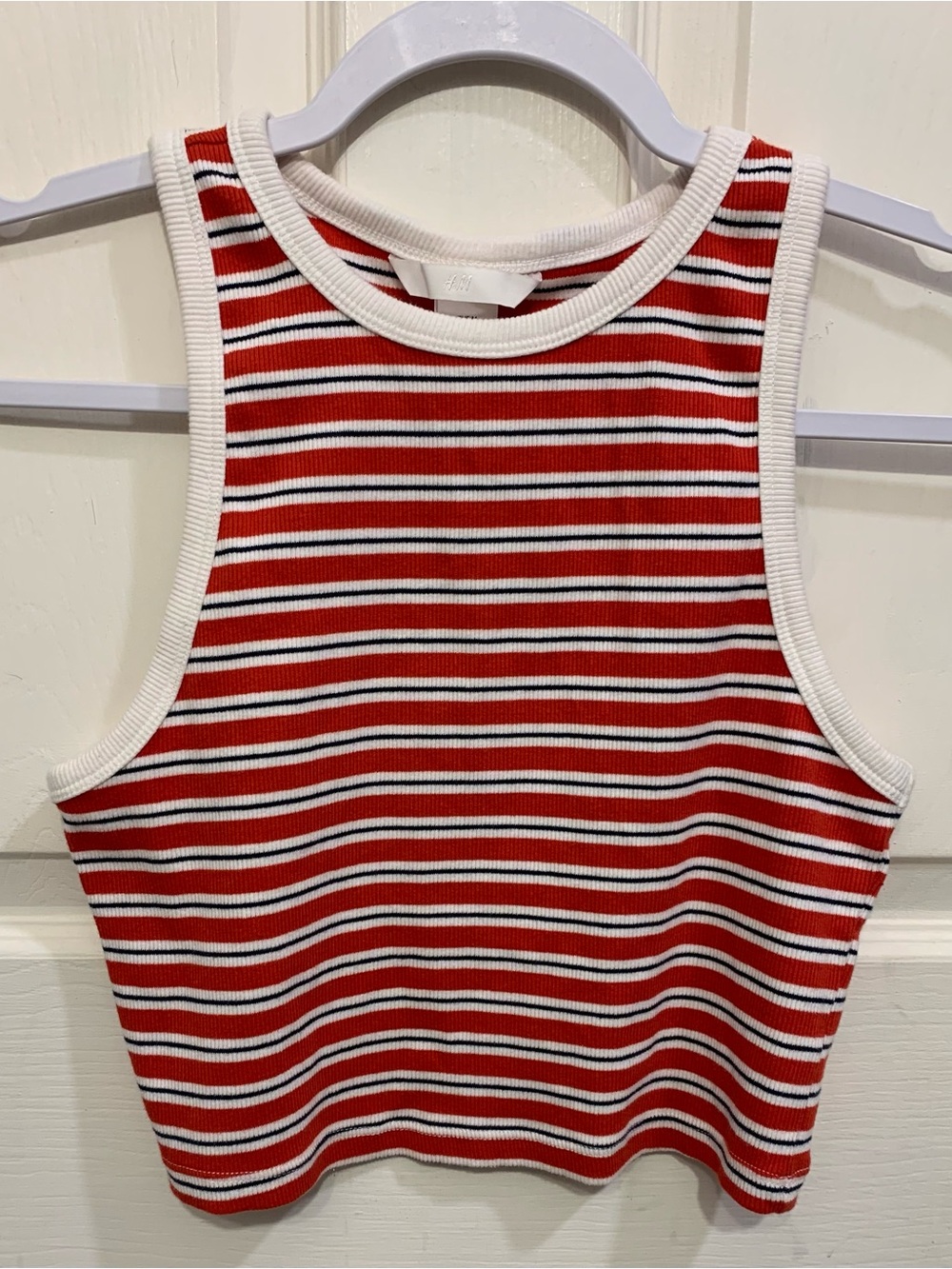 H&M Cropped Medium Tank Top.     3404